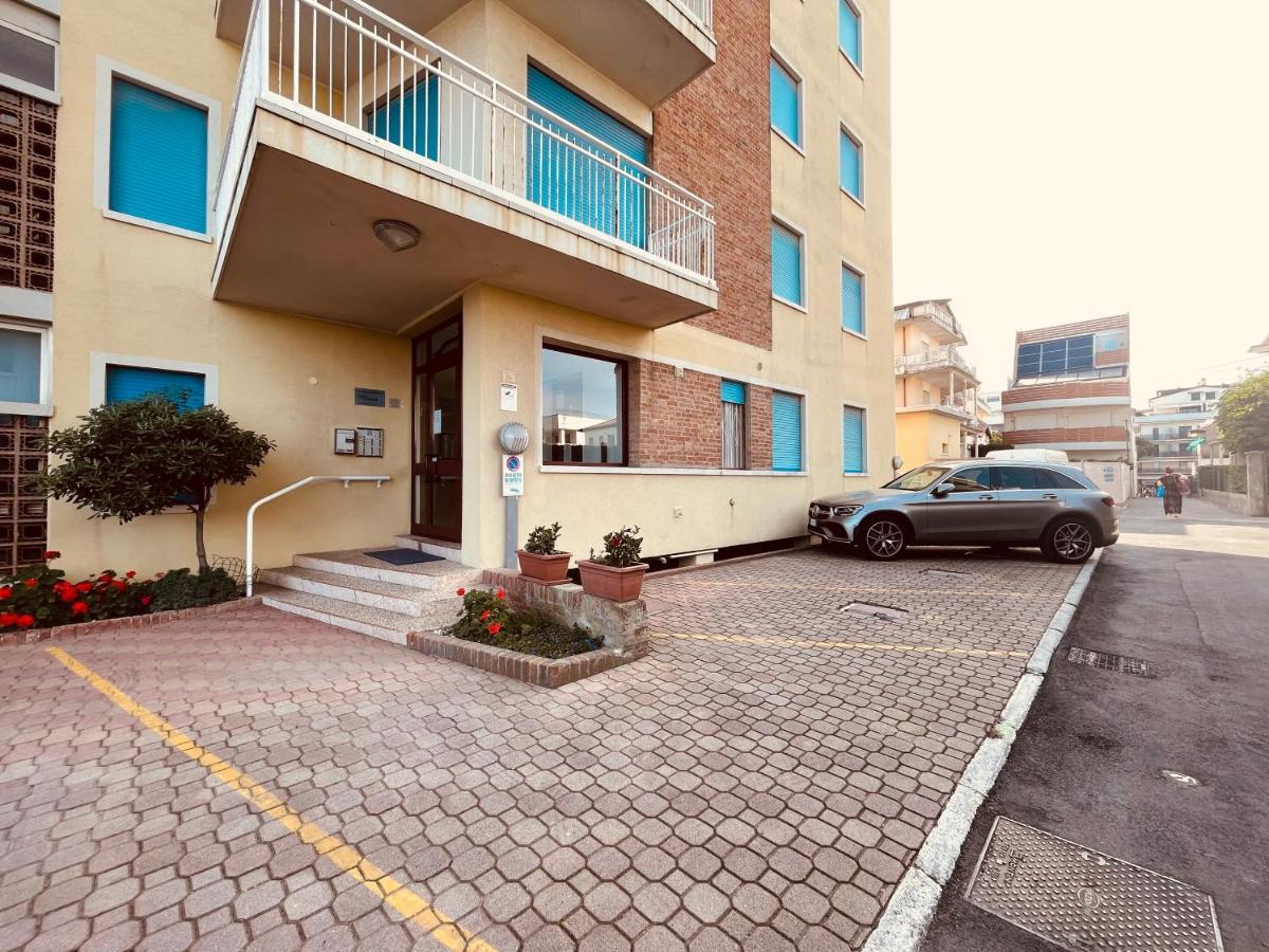 Appartamento Cima - Vista Mare, 3 Camere, Wifi, Family Apartment Lido di Jesolo Buitenkant foto